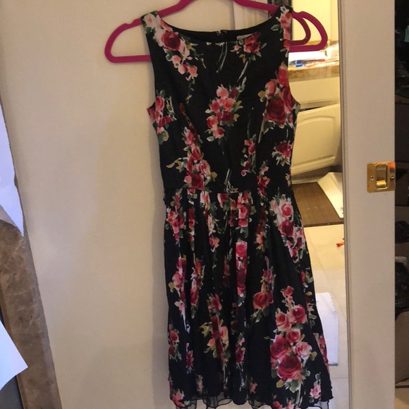 Speechless Dresses & Skirts - Speechless - floral and fitted top, flounce skirt